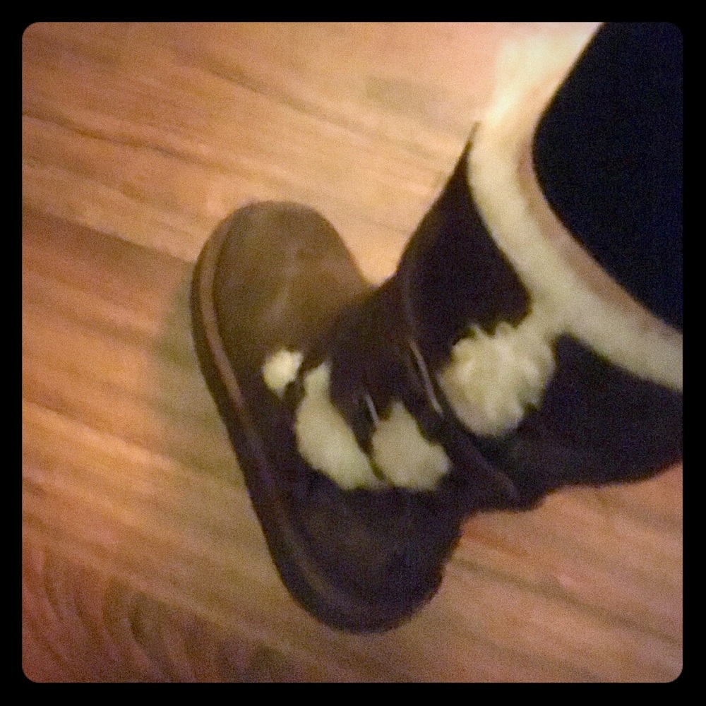 UGGs cocoa brown Sherpa buckle bootsUSA 4 )6